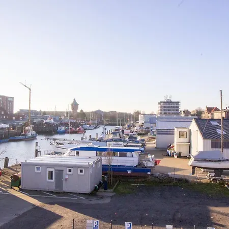 Marina 16