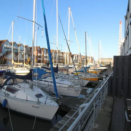 Marina 16 קושהאבן